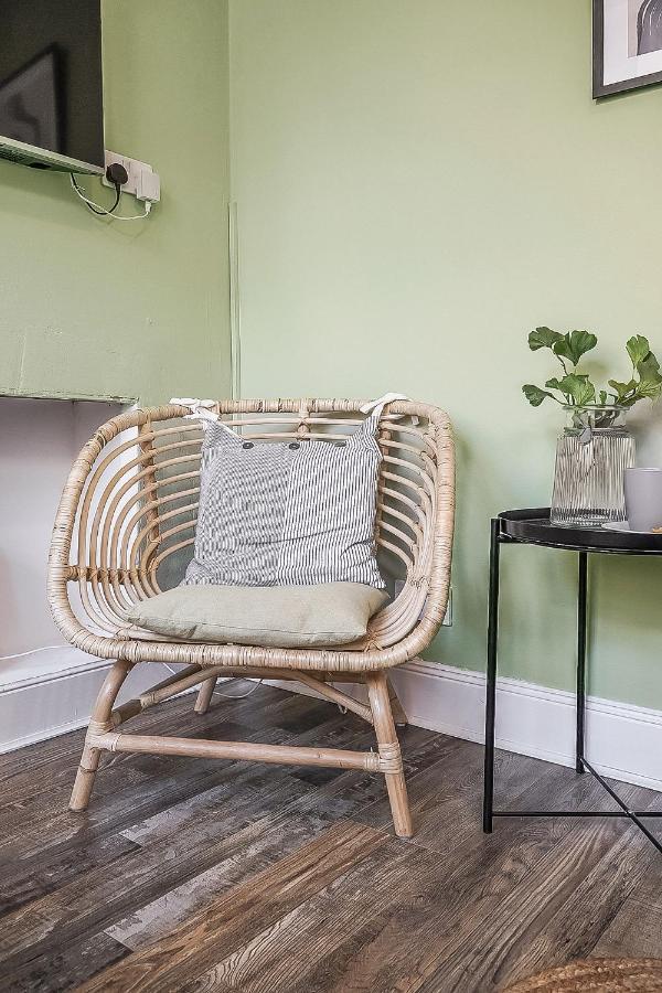 Centre 2 Bedroom Main Door Appartement *