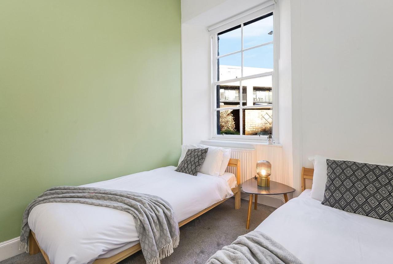 Appartement Centre 2 Bedroom Main Door